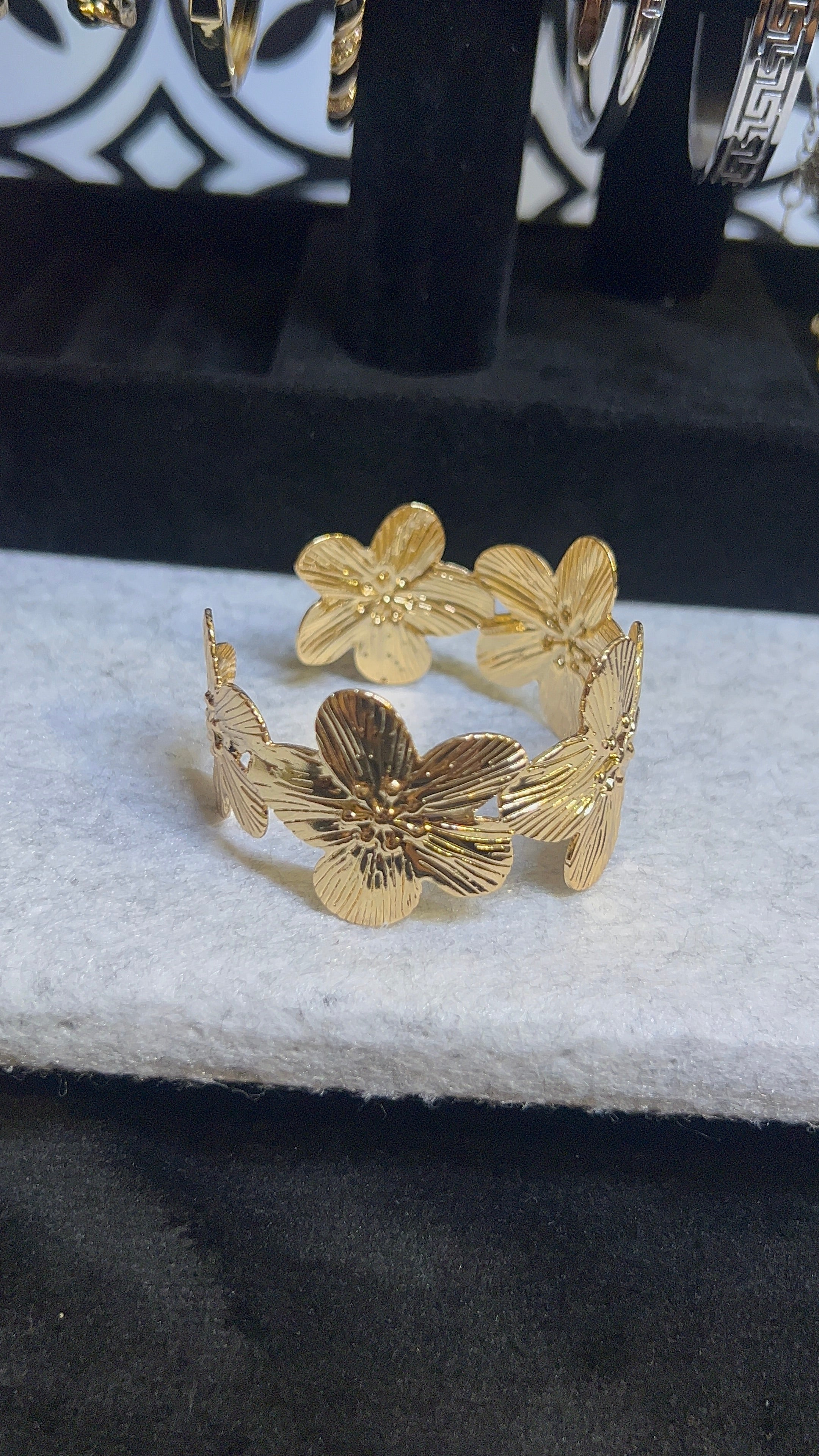 Vacation arm Cuff